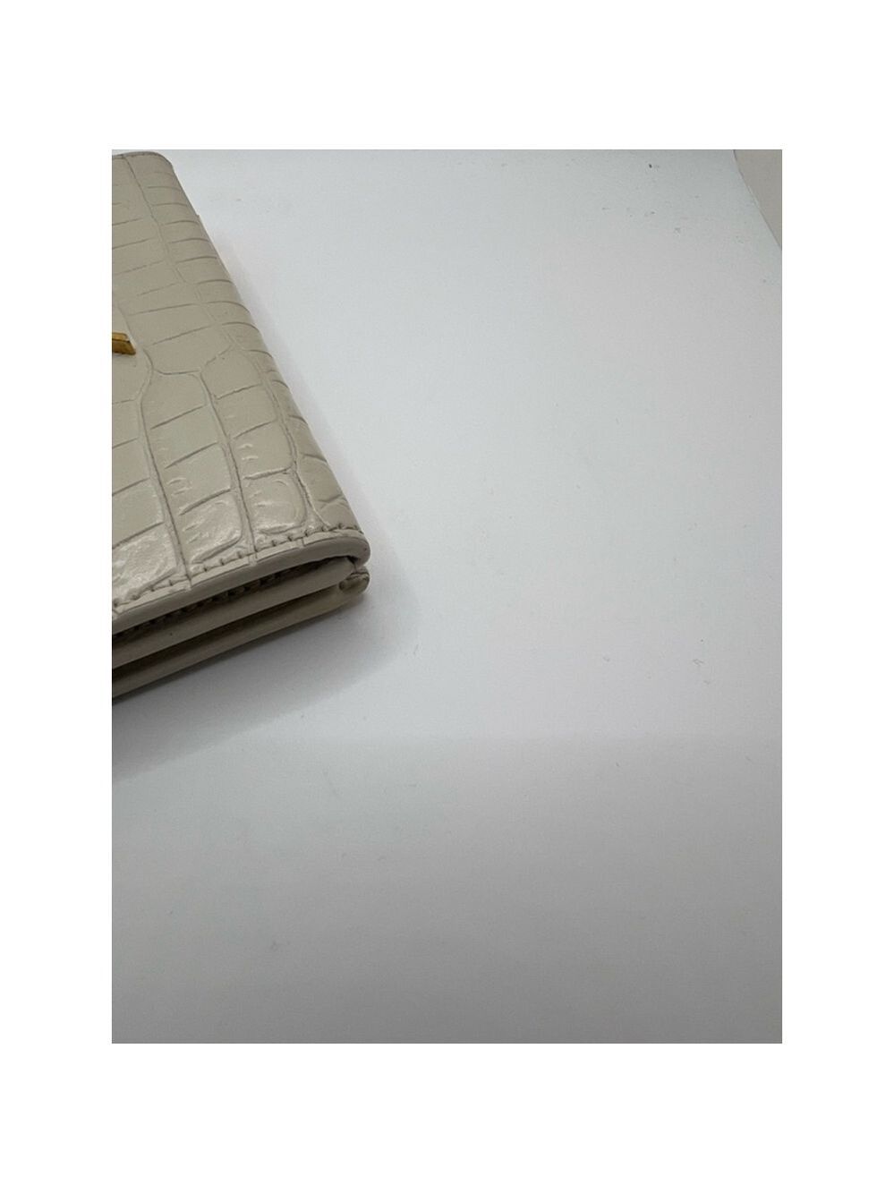 Excellent Condition Saint Laurent Wallet Beige Croc-Embossed Leather - Picture 9 of 9